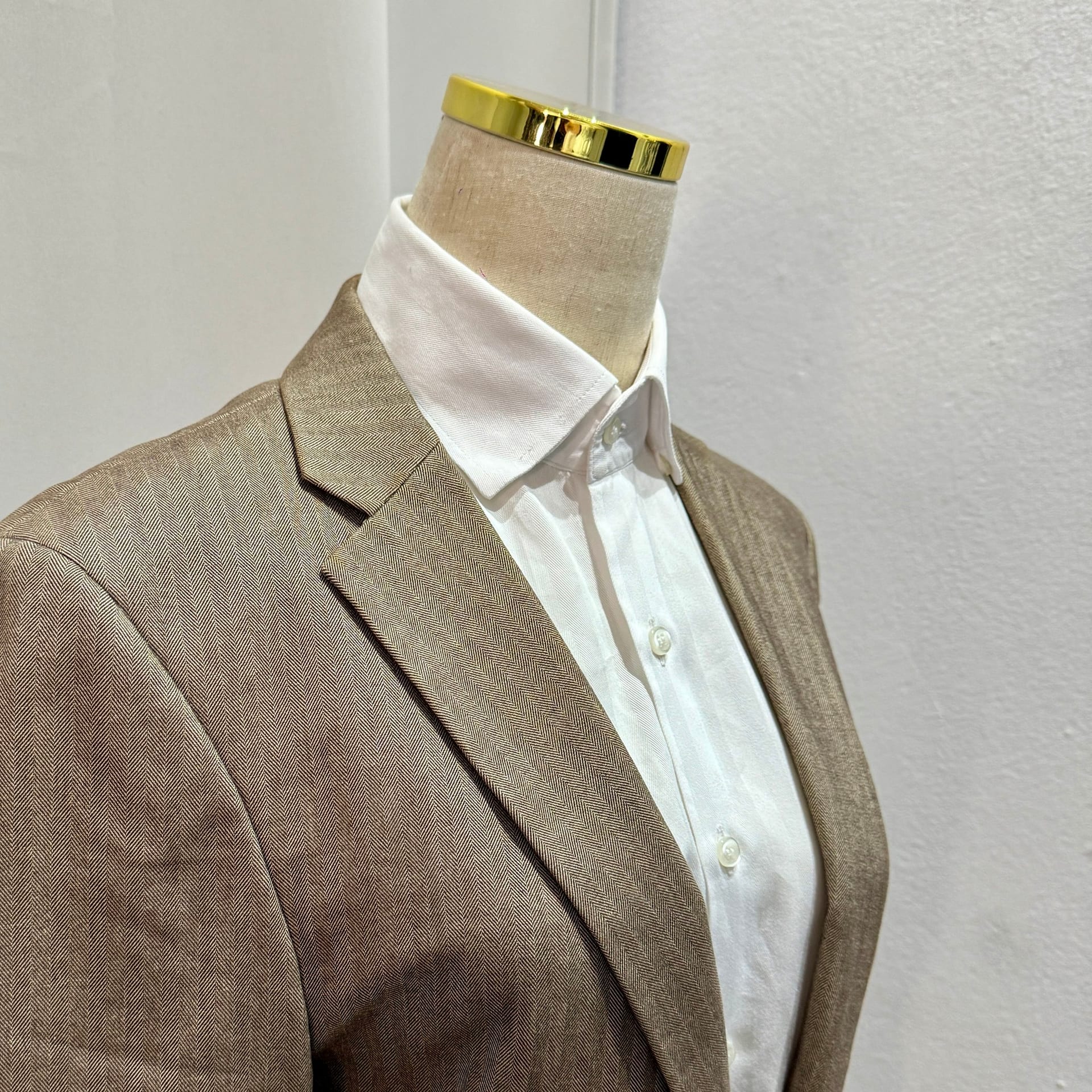 The Art of Selecting Fabrics for a Women's Suit