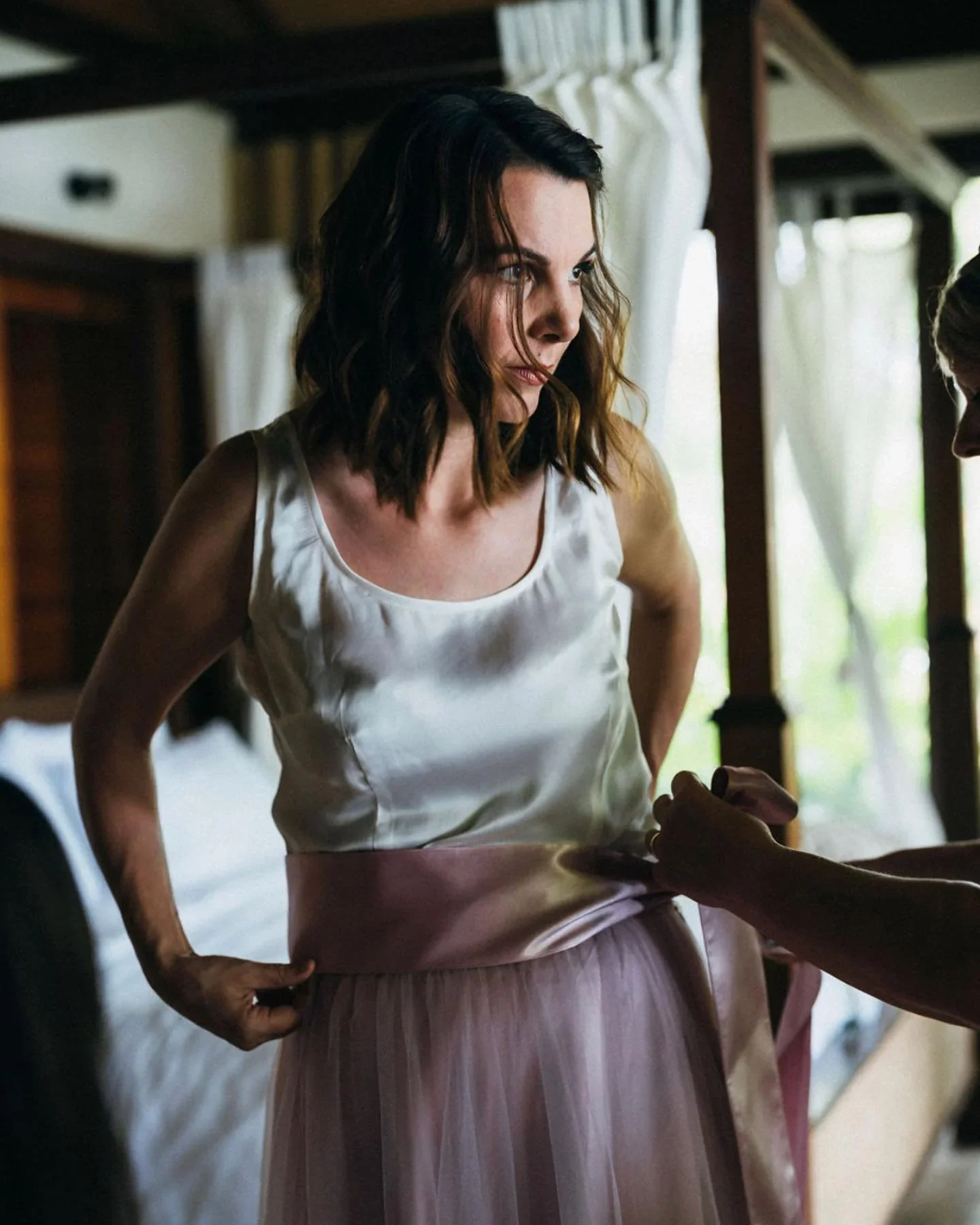 Sisters in matching lilac wedding party dresses